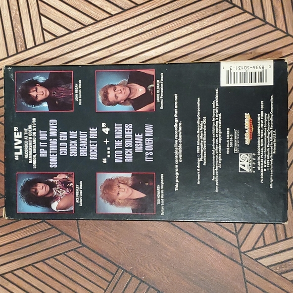 Frehley's Comet "Live...+4'  VHS tape Kiss hits and solo dated 1989 - Picture 2 of 7